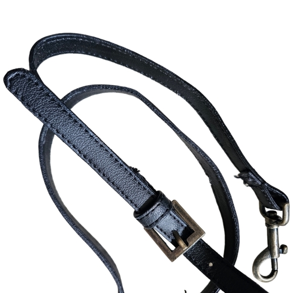 Universal Thread textured cute bag with detachable adjustable strap. OS - Picture 5 of 7